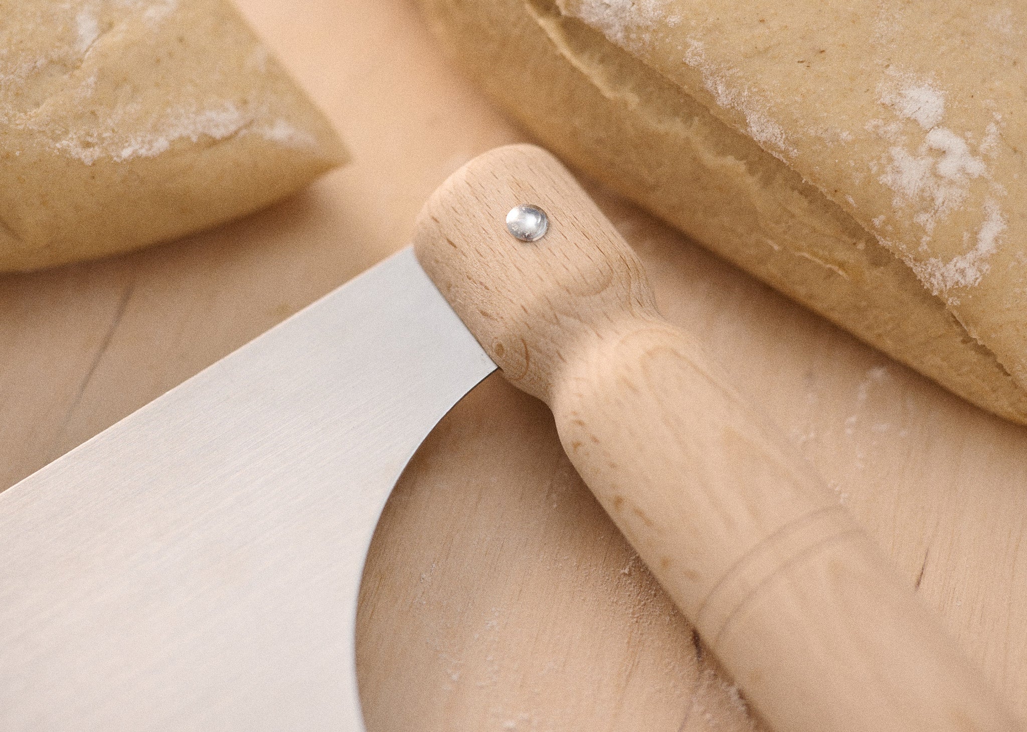 Der Teigabstecher gehöhrt zur Brotbackzubehör Grundausstattung