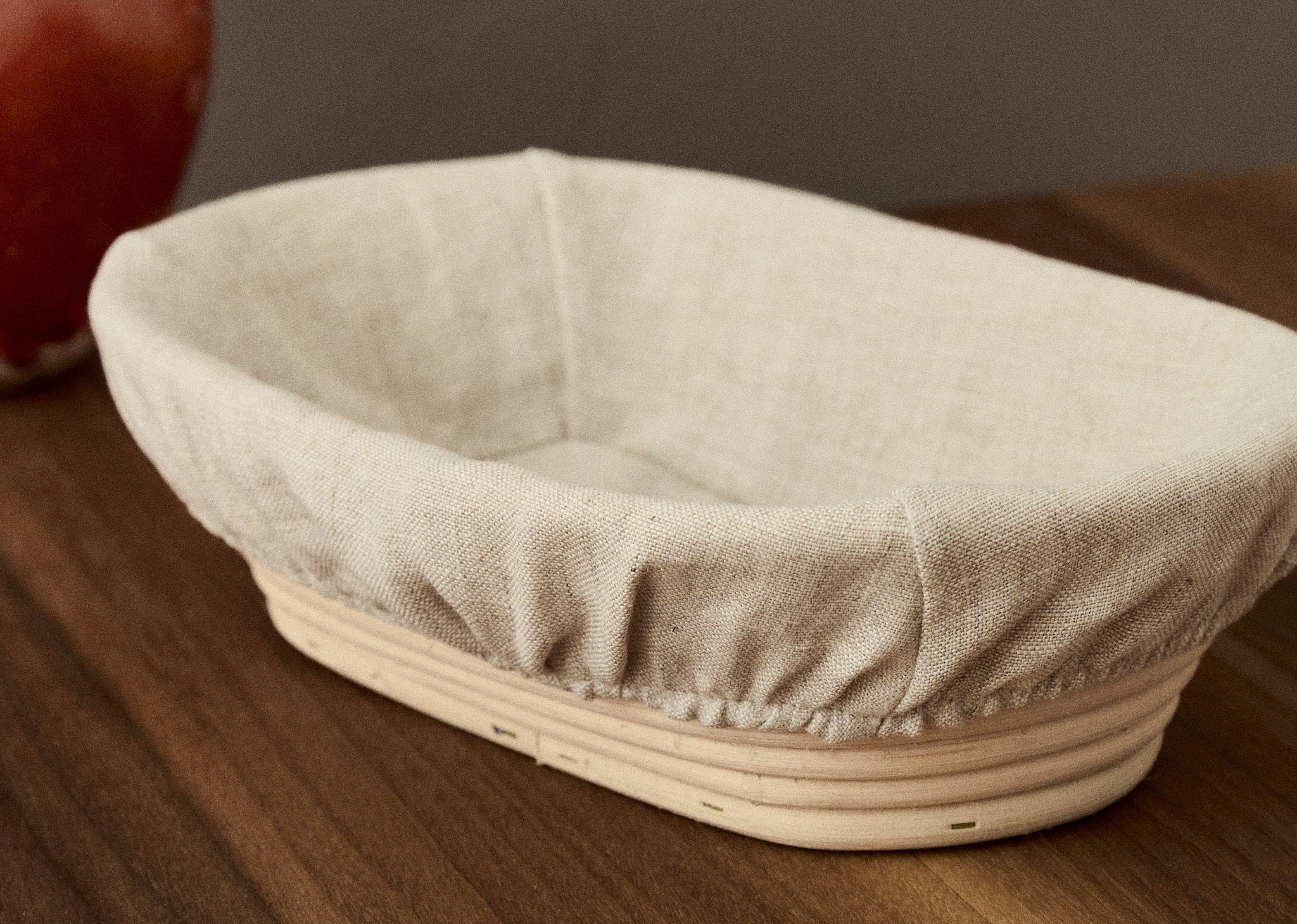 Gärkorb aus Peddigrohr mit Leineneinsatz