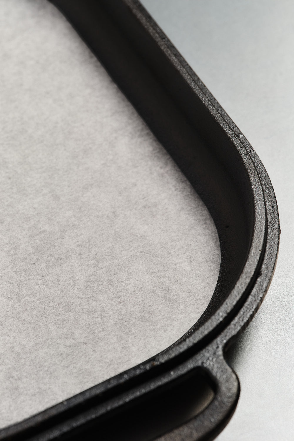 Vorgeschnittenes Backpapier in Challenger Bread Pan