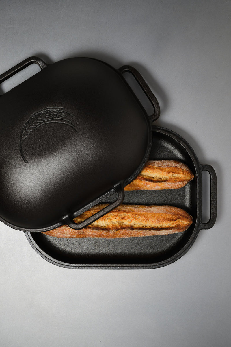 Challenger Bread Pan – Gusseisen Brotbackform mit Demi Baguette